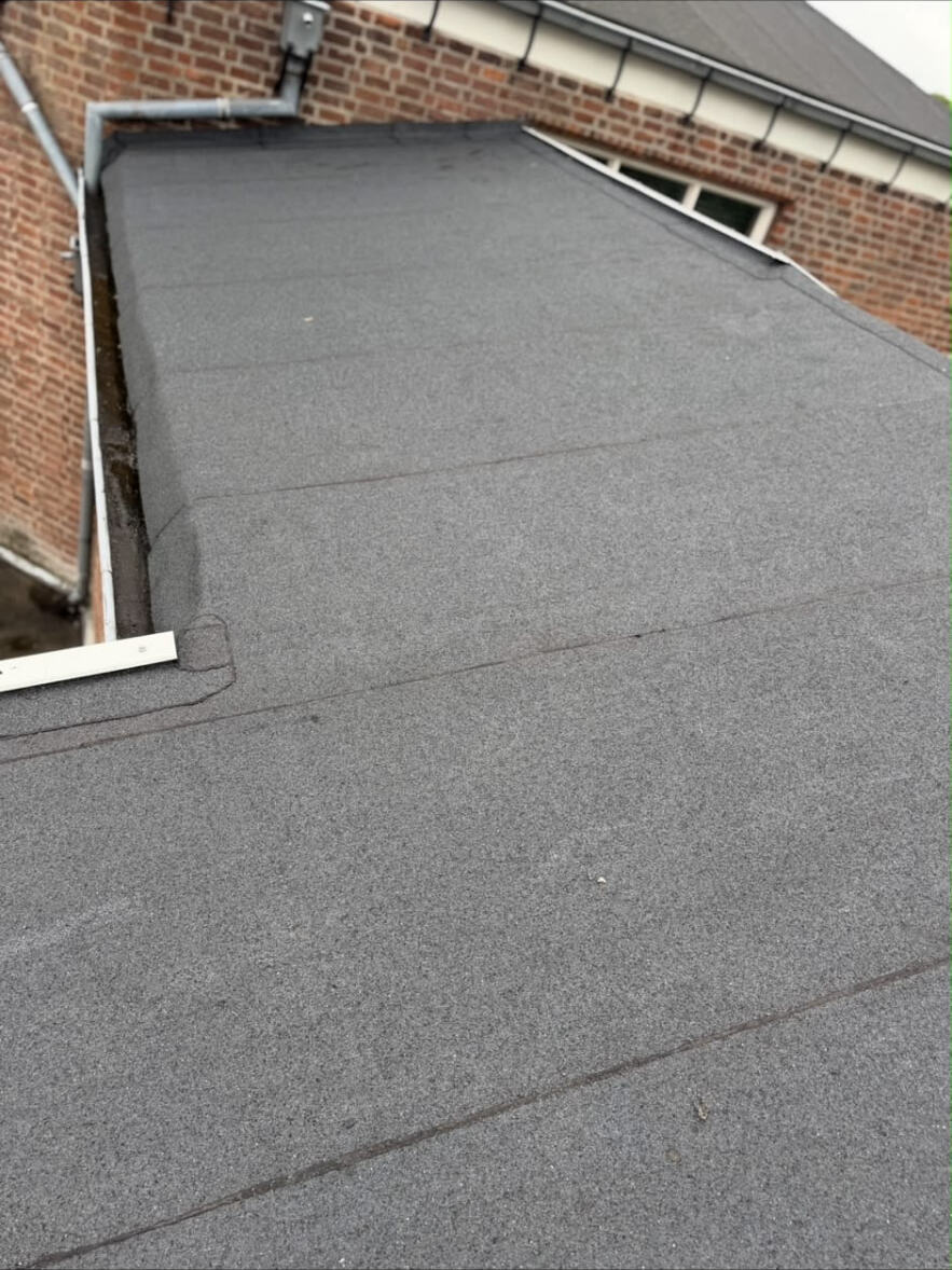 Plat dak vernieuwd in Oosterhout